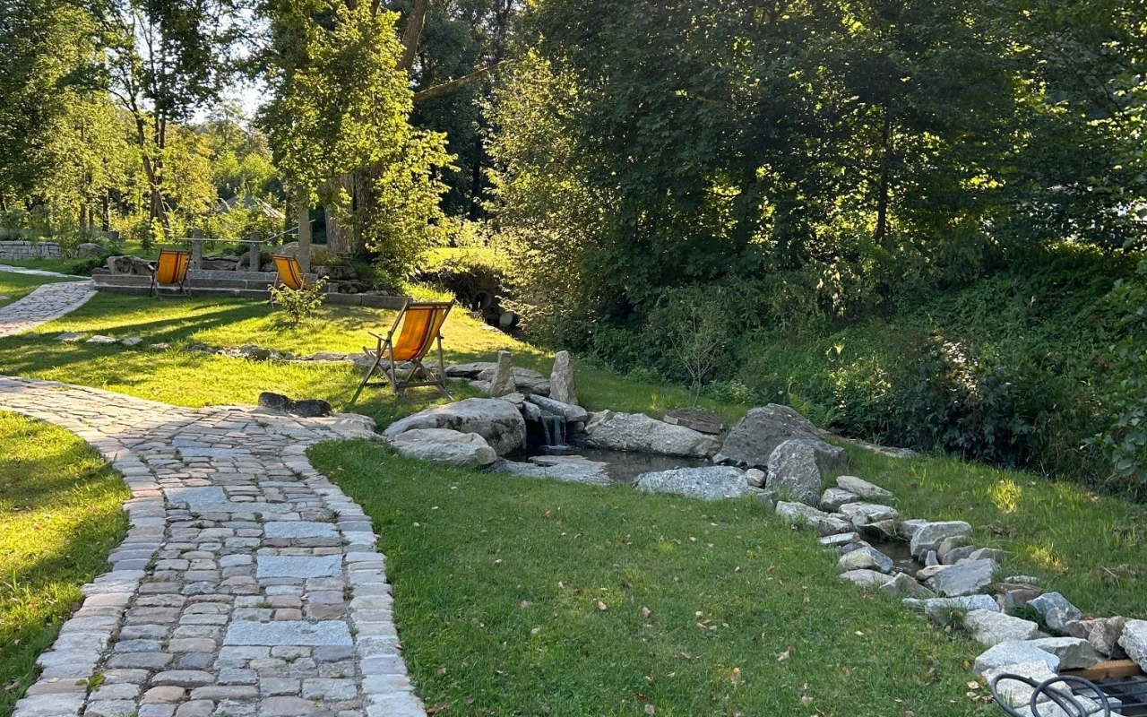 Bild Wasserpark mit natürlichem Bachlauf
