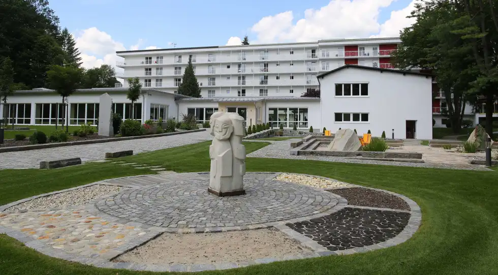 Therapiezirkel im Klinikpark - Erspüren - Achtsam sein